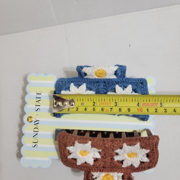 NEW 2 Pc Large Floral Crochet Hair Claw Clips Knitted Granny Squares Blue Brown - Picture 4 of 4